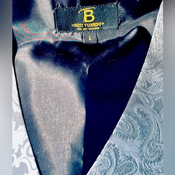 Tampa Bay Best Tuxedo Vest🎩🎉 - Picture 4 of 6
